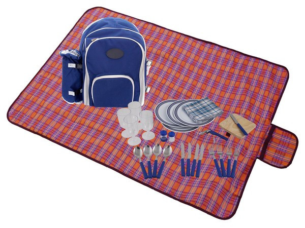 4-Person Picnic Backpack and Blanket