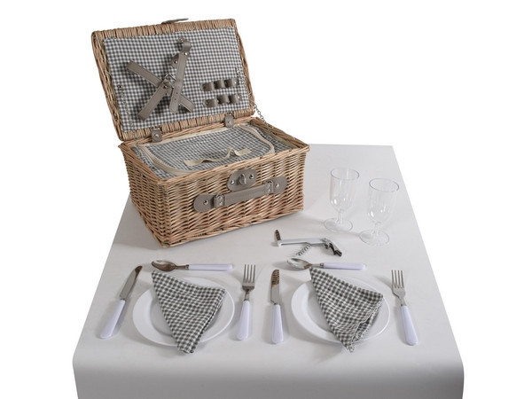 2-Person Wicker Picnic Basket